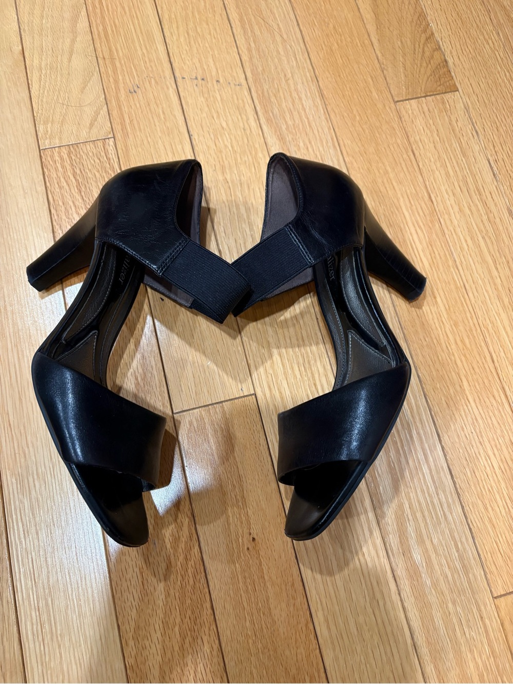 Naturalizer Black Open-Toe Elastic Strap Block Heels, size 7 - Picture 4 of 12